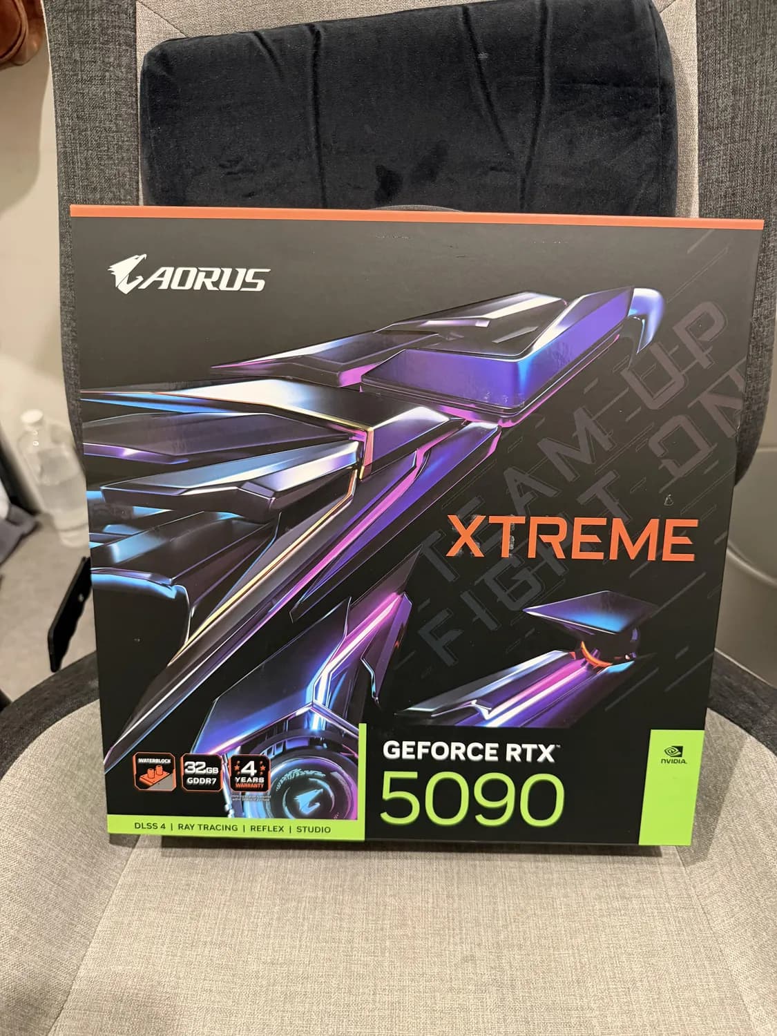 Bikin Jantungan! Water Block Gigabyte AORUS RTX 5090 Dilaporkan Retak Hanya dalam Tiga Minggu Pemakaian